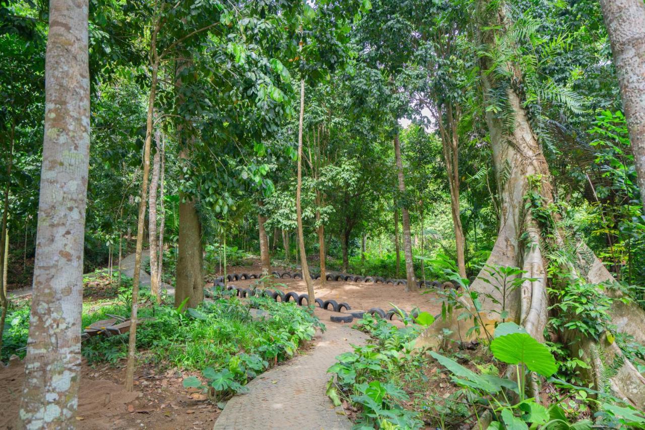 Fivitel Cổng Trời Đông Giang Dong Giang Exterior foto