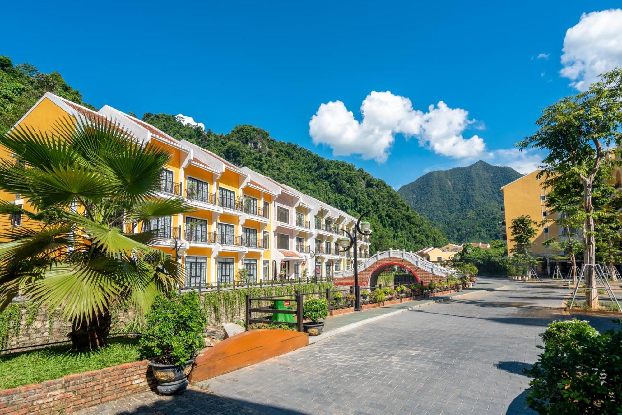 Fivitel Cổng Trời Đông Giang Dong Giang Exterior foto
