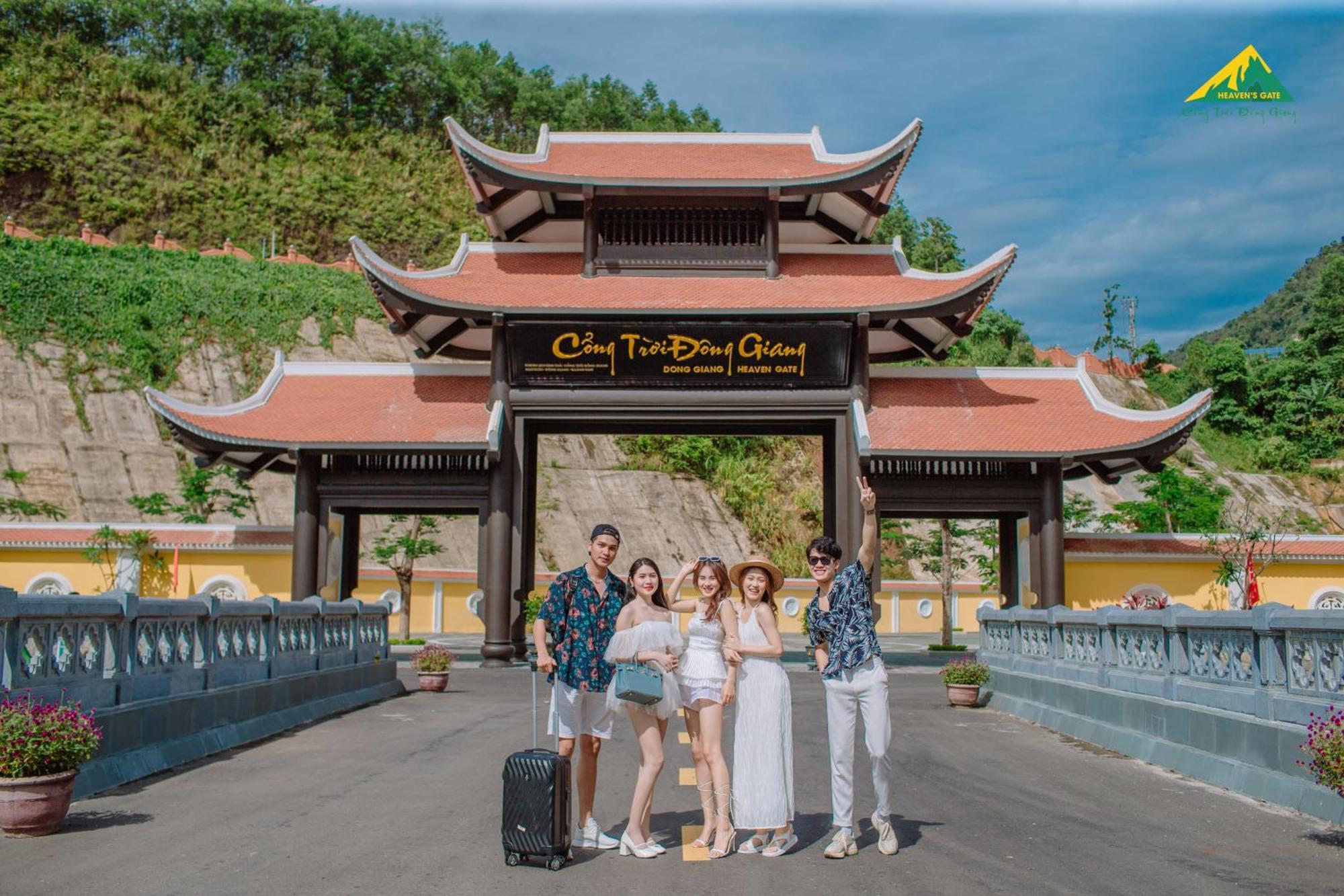 Fivitel Cổng Trời Đông Giang Dong Giang Exterior foto