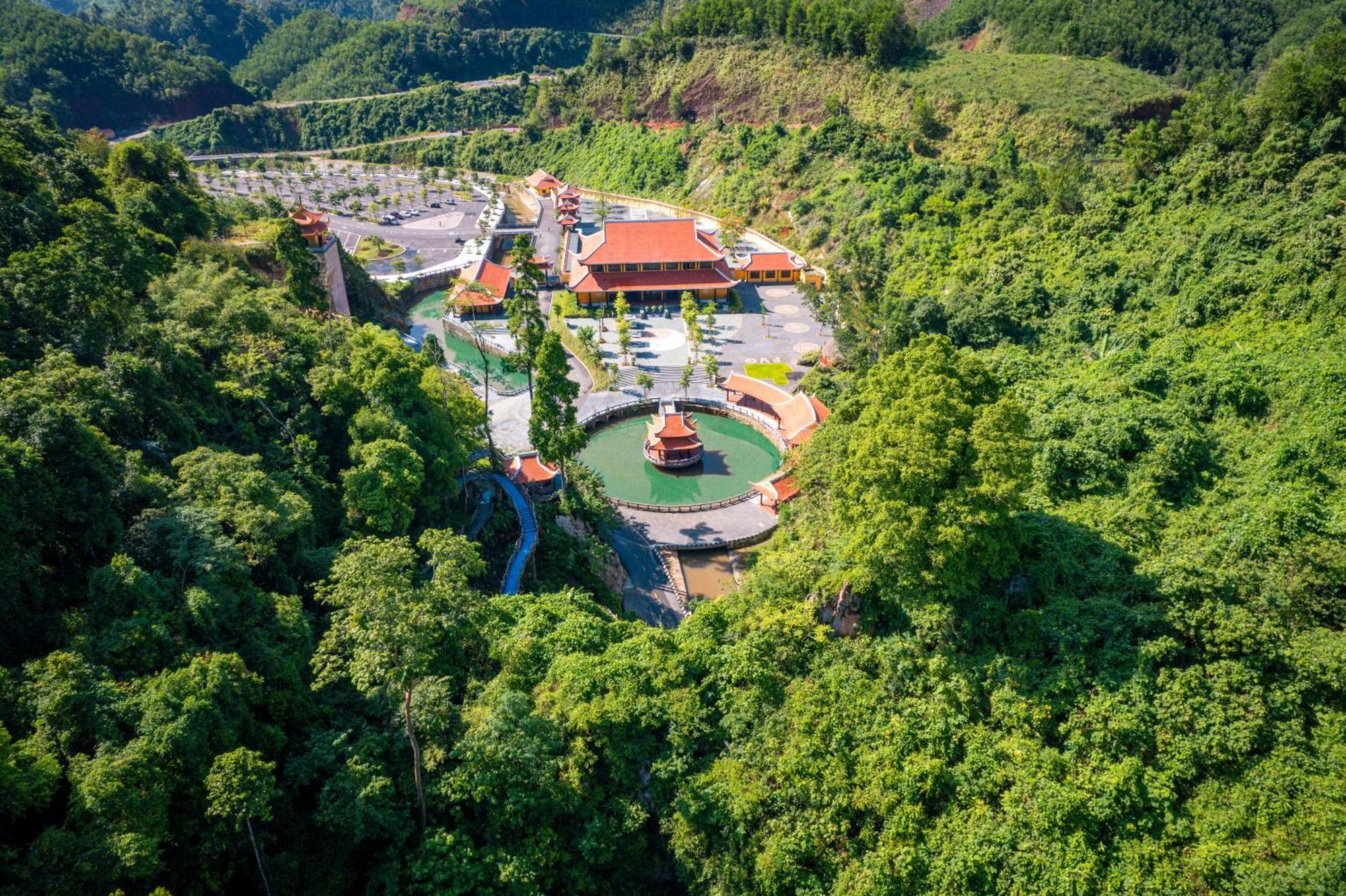 Fivitel Cổng Trời Đông Giang Dong Giang Exterior foto